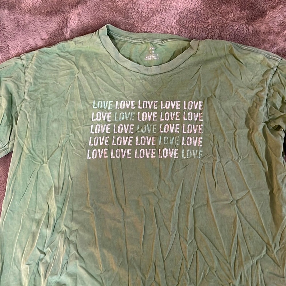 Green Graphic T-shirt